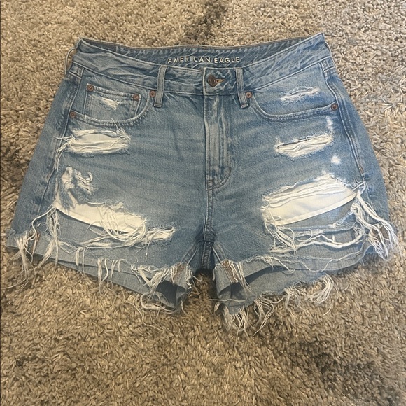 American Eagle light wash denim tomgirl shorts size 6 - Picture 1 of 5